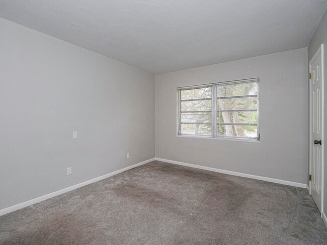 Building Photo - 677 Royal Palm Blvd