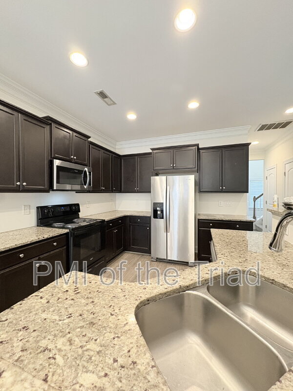 Building Photo - 2974 York Pl Dr NE
