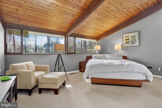 Building Photo - 1219 Ingleside Ave