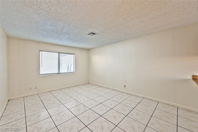 Building Photo - 5198 Greene Ln