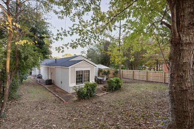 Building Photo - 5270 Edenshire Ave