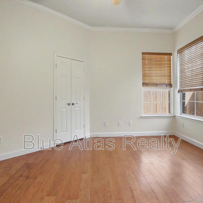 Building Photo - 4905 Canberra Ln