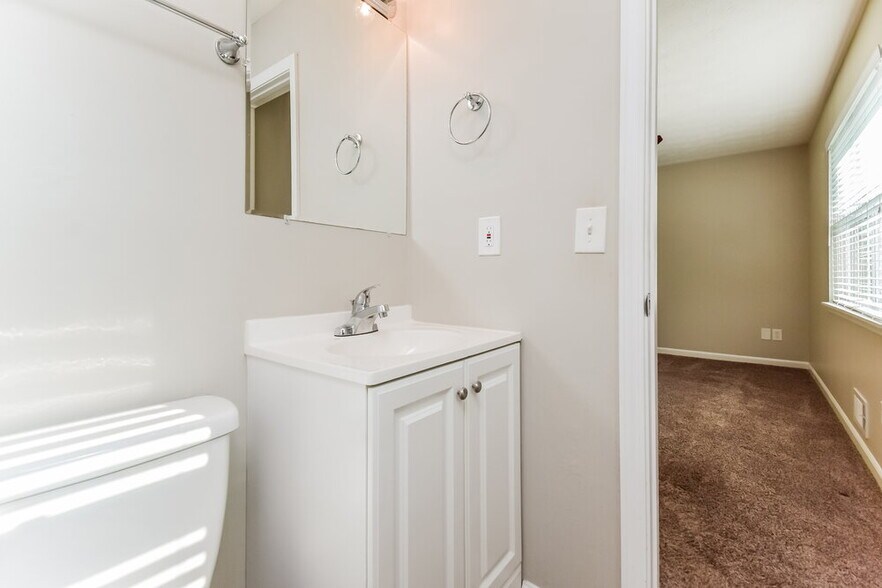 Building Photo - 391 Rock Meadow Dr