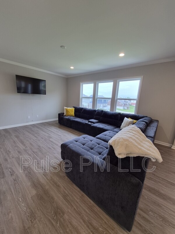 Building Photo - 6179 Ballyshannon Dr