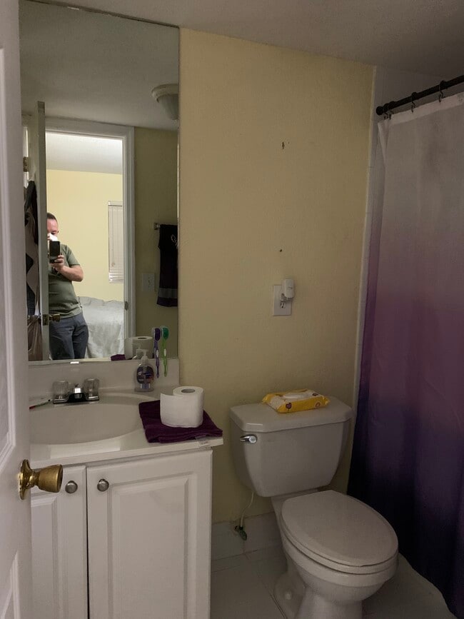 Building Photo - 8650 SW 109th Ave