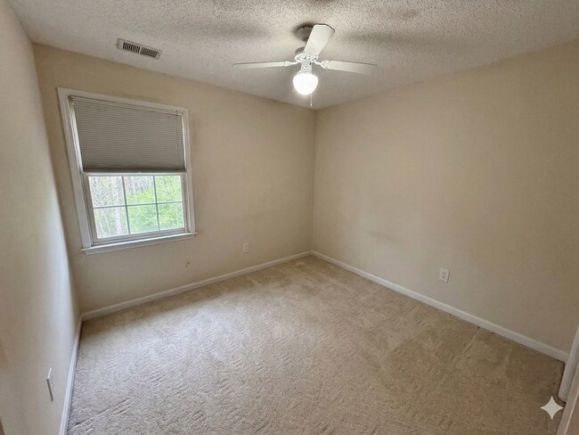 Building Photo - Charming 3BR Home Across from Barnett Shoals Elementary