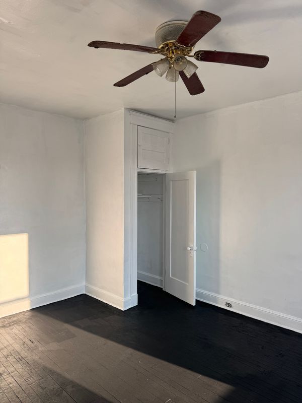 Building Photo - 1206 Oakhurst Pl