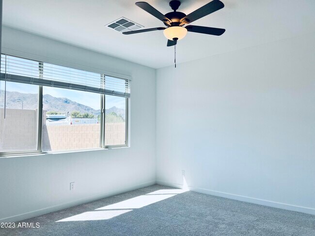Building Photo - 1659 W Paseo Way