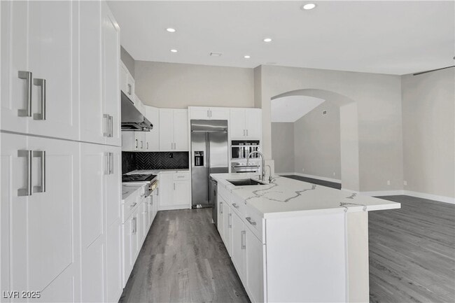 Building Photo - 7379 Majestic Bluff Pl