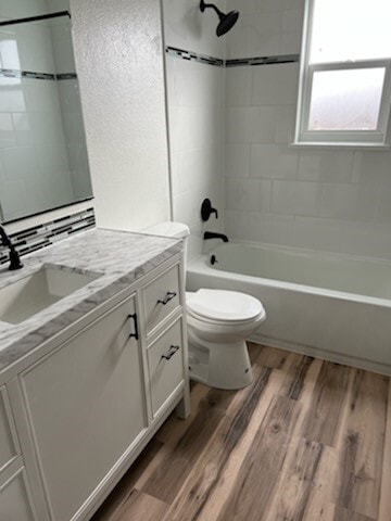 Building Photo - 1324 Balsam Ave