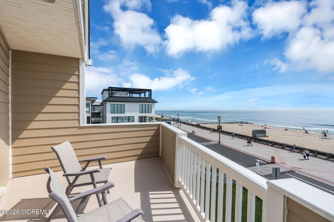 Building Photo - 152 Ocean Ave N