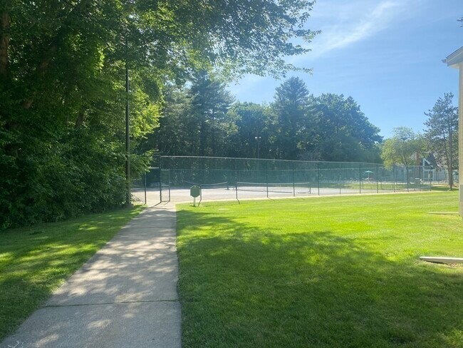 Building Photo - 18 Walden Dr