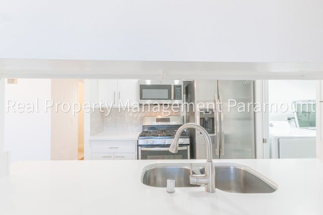 Building Photo - Spectacular 2 Bedroom, 2 Bath Condo with Large Loft flex-space