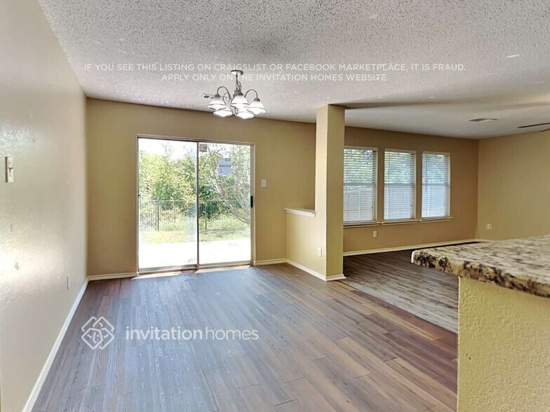 Building Photo - 3312 Silver Creek Dr