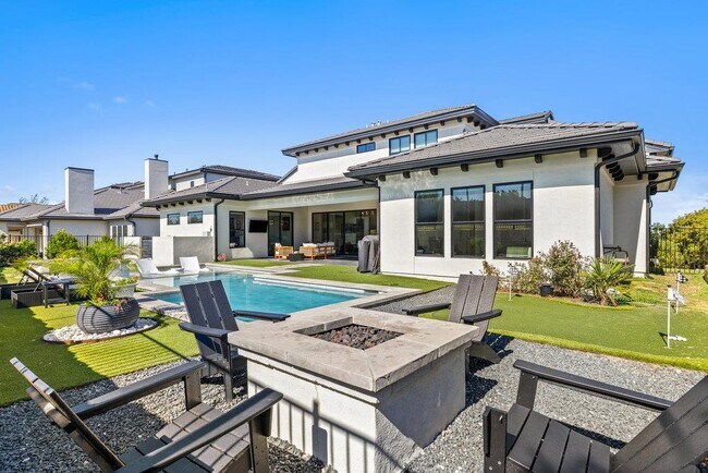 Building Photo - 223 Golden Bear Dr