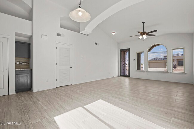 Building Photo - 13853 Summer Story Ave