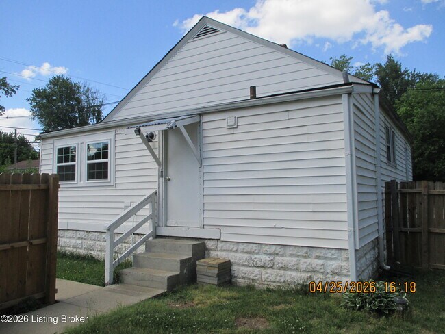 Building Photo - 2220 Parkwood Rd