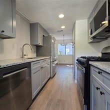 Building Photo - 1305 Dobie Dr