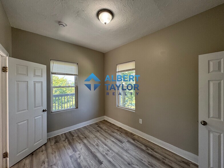 Building Photo - 89 Intervale St