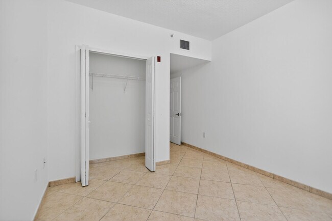 Building Photo - 7085 Nova Dr