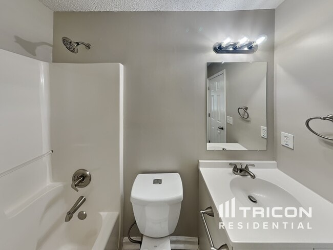 Building Photo - 413 Karli Ct