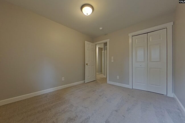 Building Photo - 18 Hillpine Ct