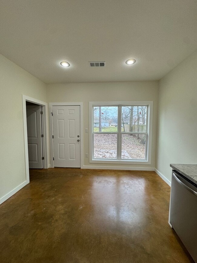 Building Photo - Brand New 2 Bed / 2 Bath In Trumann Available Now!