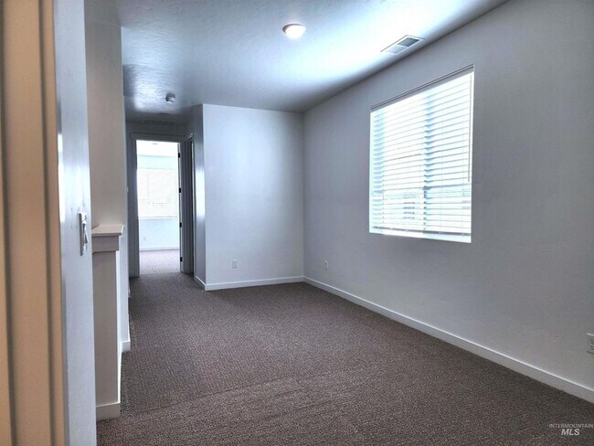 Building Photo - 350 N Lagrasse Ln