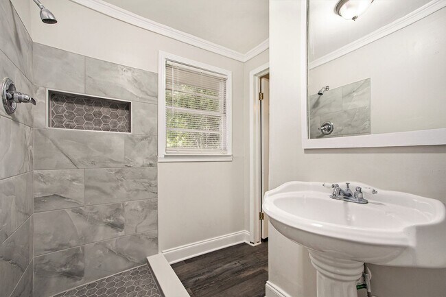 Building Photo - Renovated 3BR/2BA Home in Decatur!