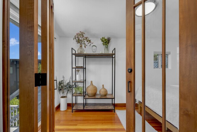 Building Photo - 1072 Johnson Ave