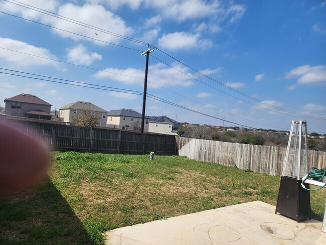 Building Photo - Spacious 4BR House in Converse