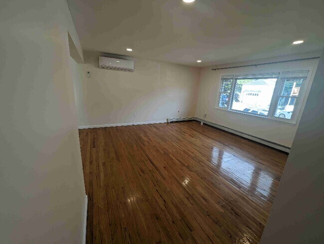 Building Photo - 47 Dewey St