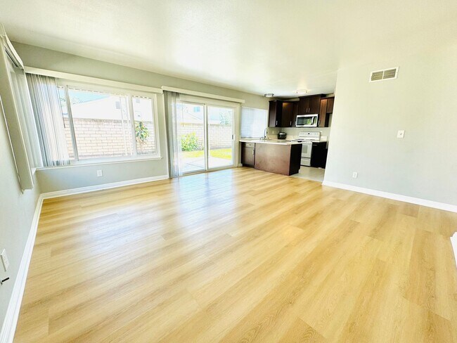 Building Photo - Cerritos, home