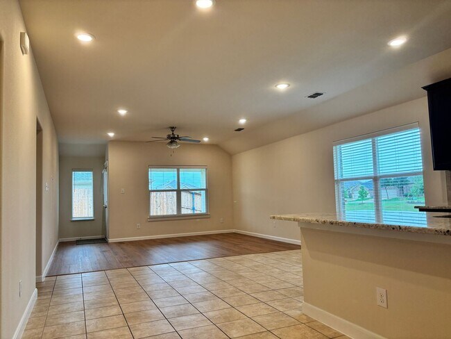 Building Photo - The Perfect Blend of Space & Location – 5 Beds Near Alliance