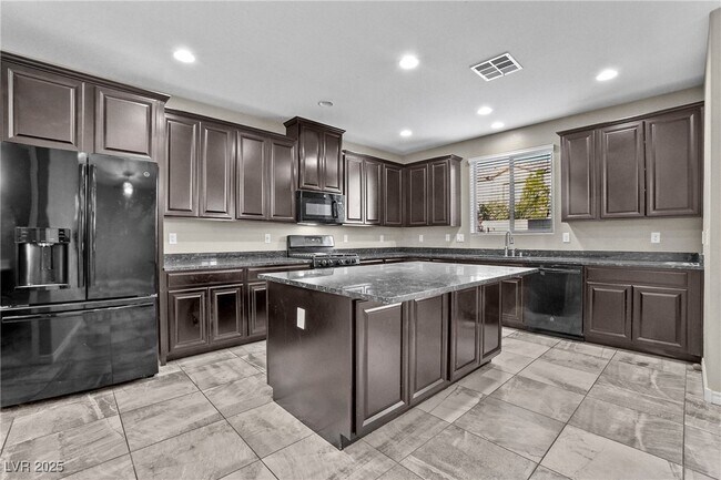Building Photo - 12243 Loggeta Way