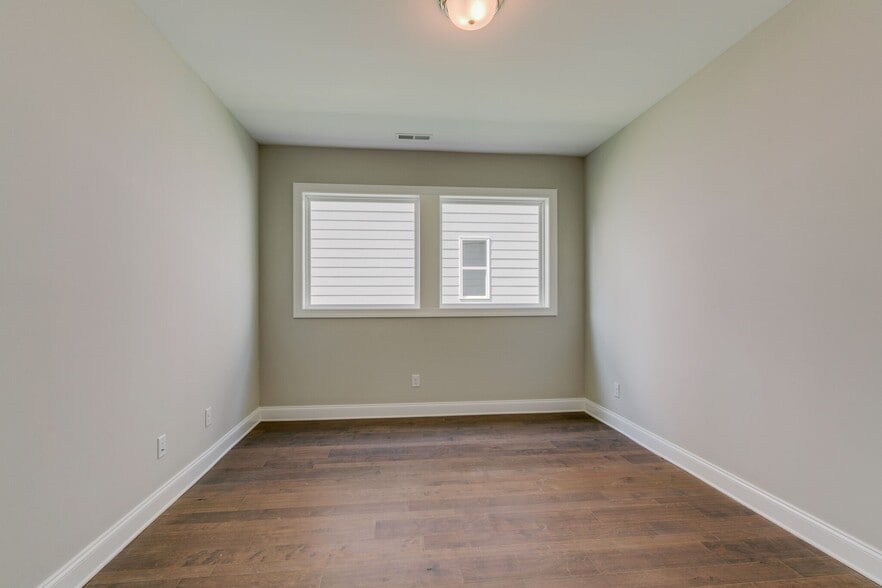 Building Photo - 208 Woodhall Ct