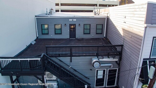 Building Photo - 37 E Front St