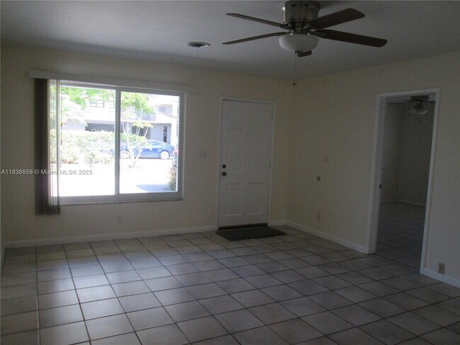 Building Photo - 4831 Bayview Dr