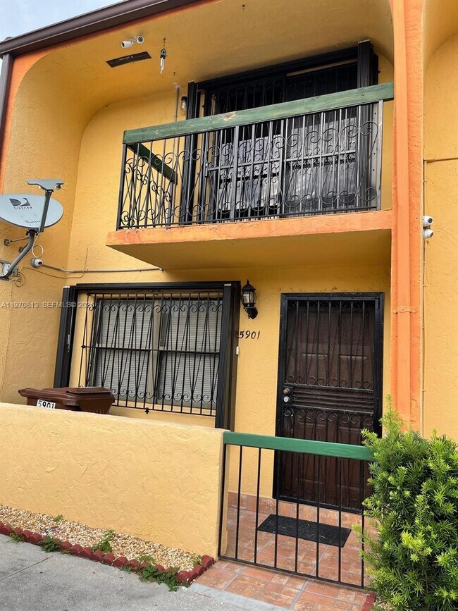 Building Photo - 5901 W 18th Ct