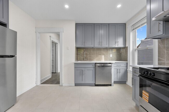 Building Photo - 149 Bidwell Ave