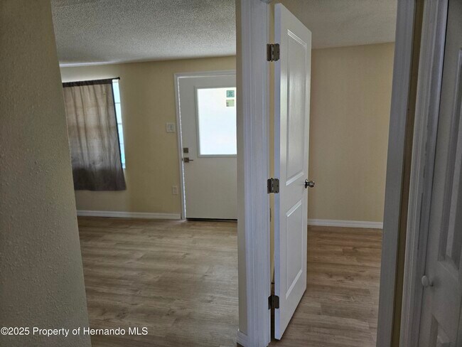 Building Photo - 13240 Starfish Dr