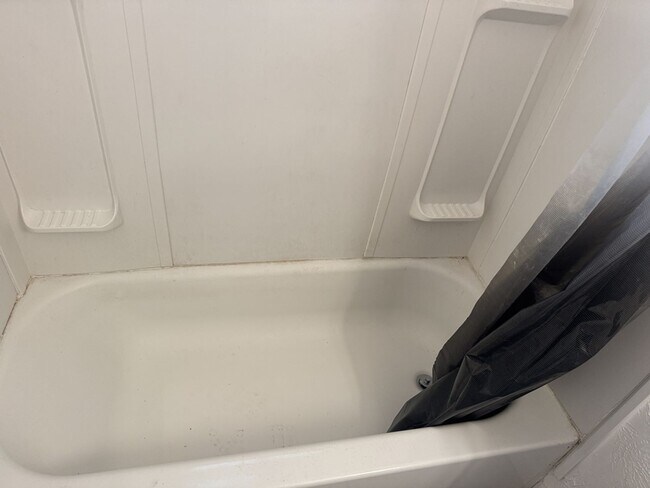 Building Photo - 1903 W Grand Ave