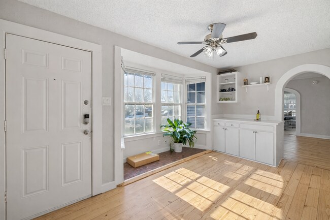 Building Photo - 1202 E 29th St