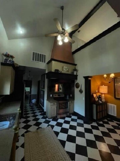 Building Photo - 517 W Thomas Ave