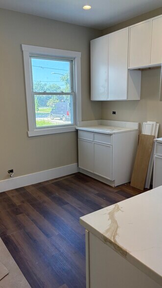 6802 Highland Kitchen - 6802 W Highland Ave