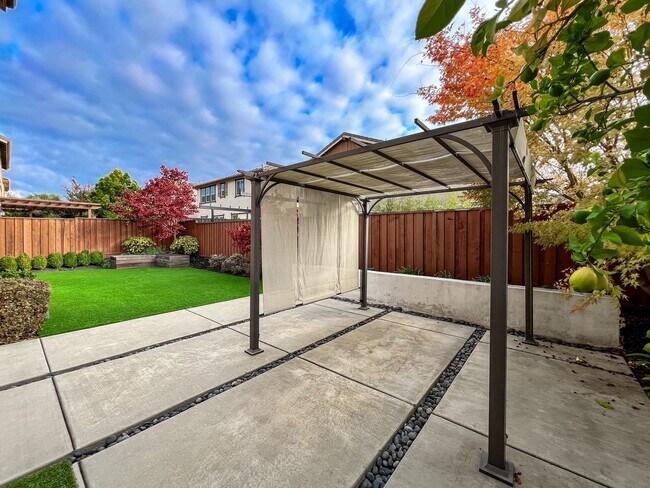 Building Photo - Modern Four-Bedroom Napa Home