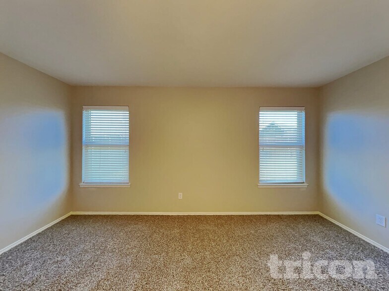 Building Photo - 529 Blue Sage