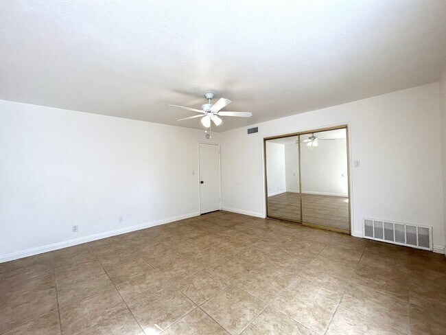 Building Photo - NewB PS T 579