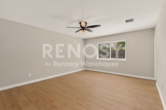 Building Photo - Refreshed Plano Gem  ****Rent Concession - 2nd Month Free****