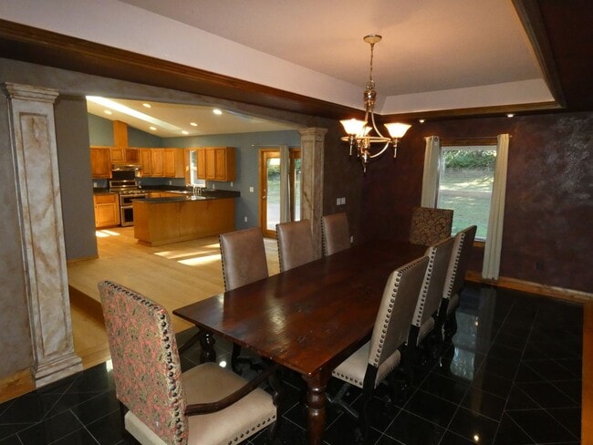 Building Photo - APPLICATION PENDING - *PNW Delight**